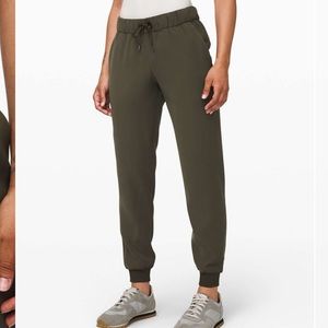 Lululemon On the Fly Joggers